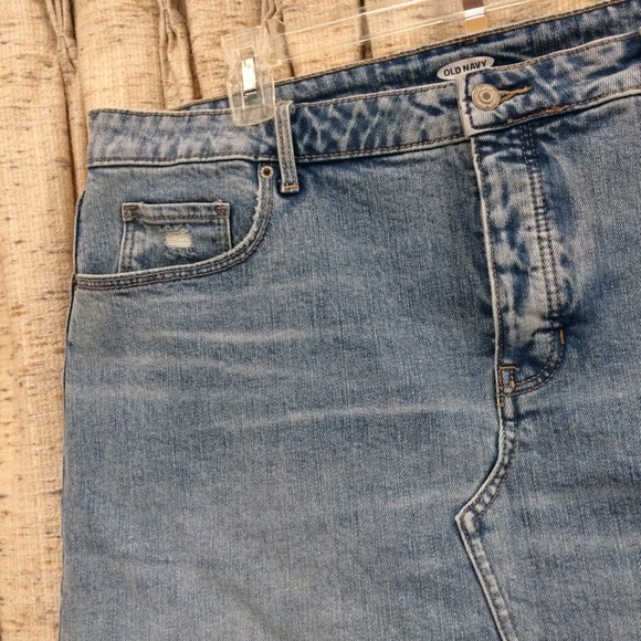 Old Navy High-Waisted Button-Fly Raw-Hem Jean Skirt - Picture 2 of 8